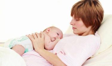 母乳喂养需要额外喂水吗